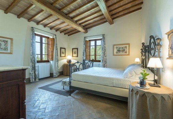 Double bedroom n.5, with en-suite bathroom, on the first floor - Il Poggio alle Trese