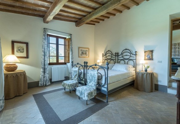 Double bedroom n.5, with en-suite bathroom, on the first floor - Il Poggio alle Trese