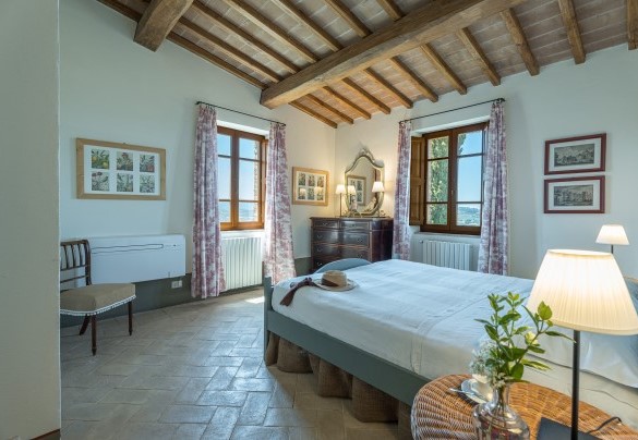 Double bedroom n.6, with adjacent bathroom, on the first floor - Il Poggio alle Trese