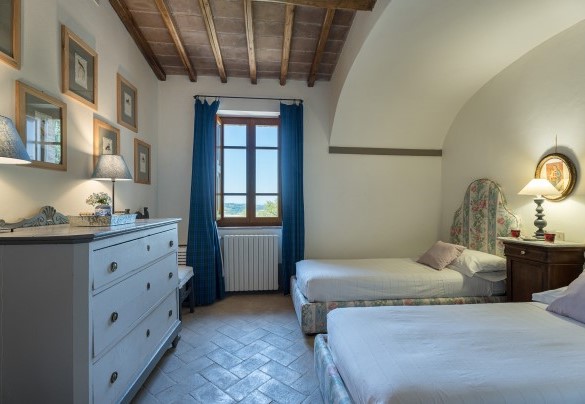 Twin bedroom n.7 with adjacent bathroom, on the first floor - Il Poggio alle Trese