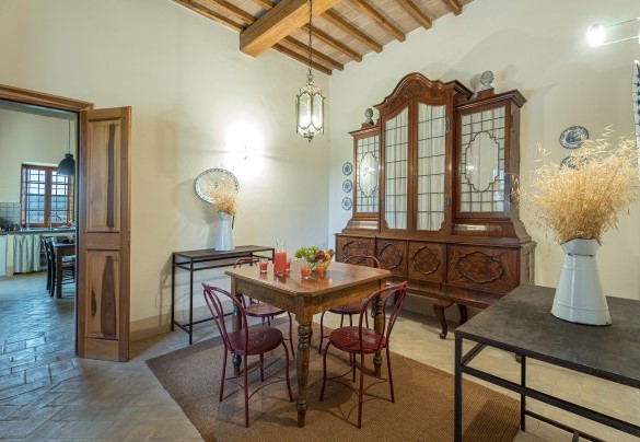 Small passage room that leads to the kitchen, wing n.1 on the ground floor - Il Poggio alle Trese