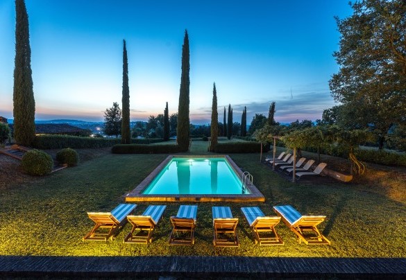  The pool area at the spectacular sunset - Il Poggio alle Trese