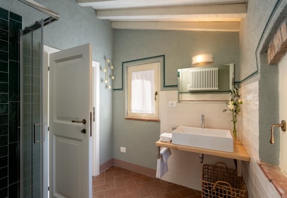 Bathroom with shower no. 4 - Il Poggione