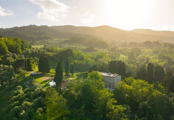The villa is set within a 40-hectare estate, approximately one hectare of which is fully fenced - Il Poggione