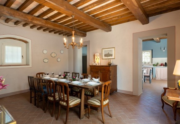 The dining room adjacent to the kitchen - Il Poggione