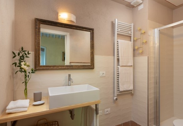 Bathroom with shower no. 3 - Il Poggione