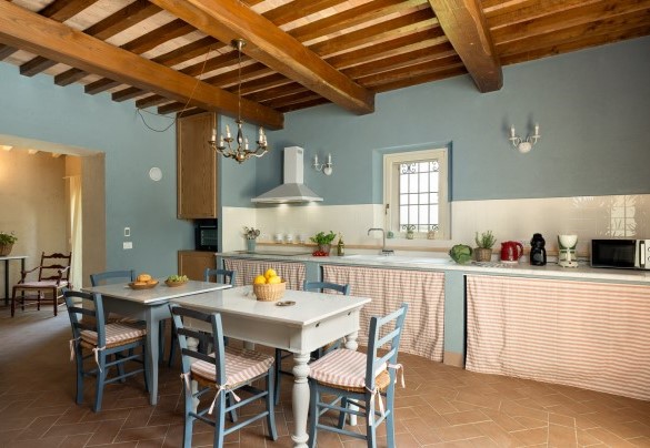 The fully equipped masonry and marble kitchen - Il Poggione