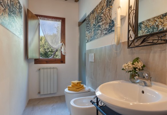Il bagno con doccia n. 2 al piano terra – Il Pratone