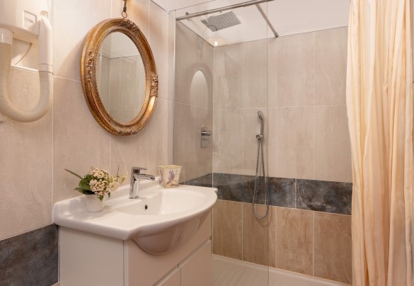 Il bagno con doccia n. 3 al piano terra – Il Pratone