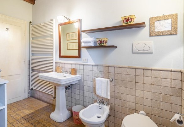 Bagno nr 1 con vasca, ensuite alla camera nr.1 - Il Roseto