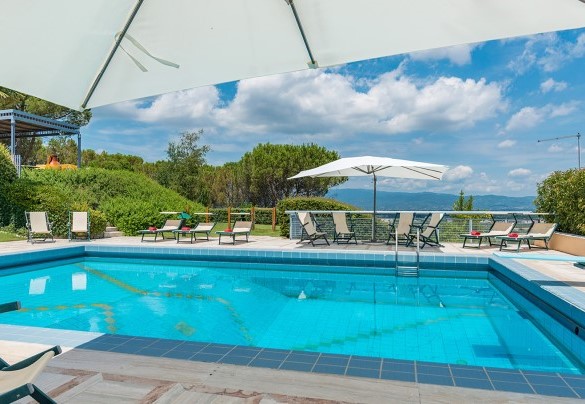 The pool has variable depth - Il Vignale