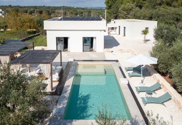 La zona prendisole della piscina - Kapoka