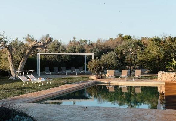 Zona prendisole della piscina - Kyvos