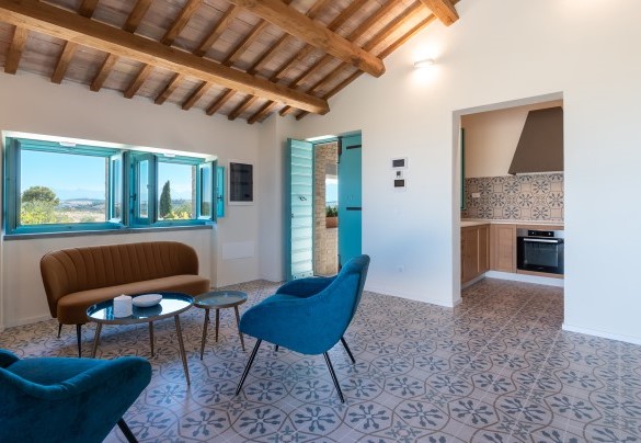 The sitting room on the upper floor - La Buona Maniera
