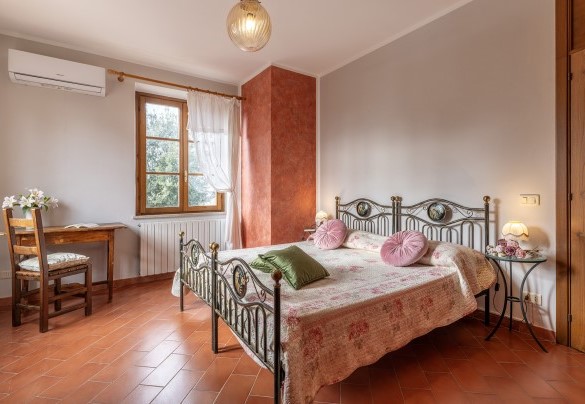 Double bedroom with divisible bed no. 2 on the first floor - La Burraia