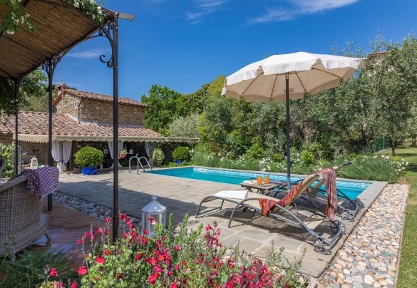 La bella piscina ad uso esclusivo - La Capannina