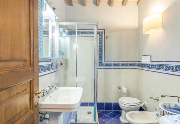 Bagno con doccia al piano terra - La Capannina