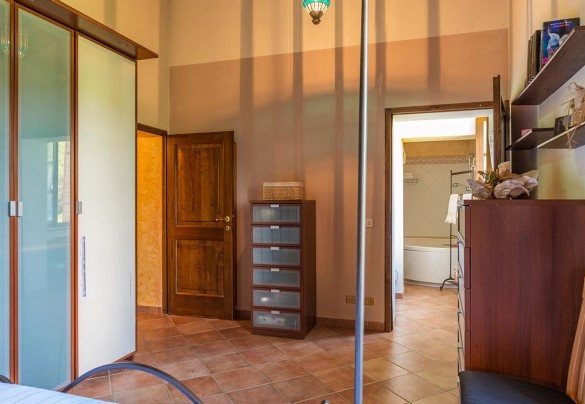 Double bedroom n.2 with bed 1,40 wide, on the first floor – La Casa dell’Artista 6