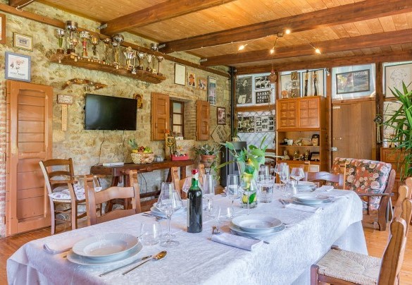 Veranda with the dining room next to the kitchen – La Casa dell’Artista 6