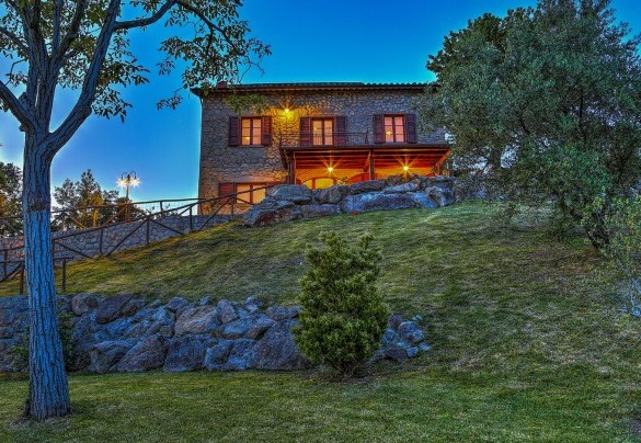 After the sunset the villa buys a new charm – La Casa di Elsa 