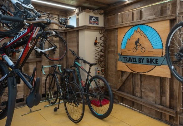 La Bike room permette l'utilizzo di tutti gli attrezzi necessari - La casa di Nanì