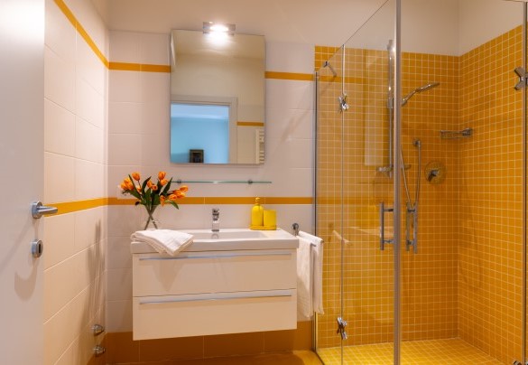 Bathroom with shower no.4 on the first floor (apartment 1) -  La Casetta