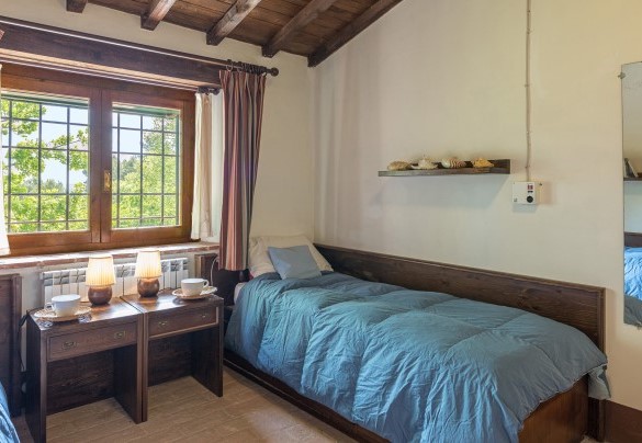 Twin bedroom on the first floor - La Cerqua