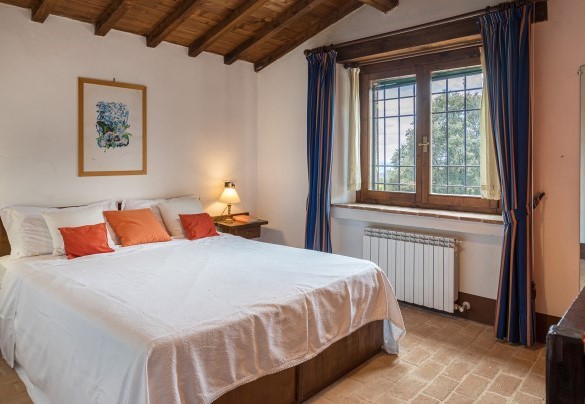 Double bedroom on the first floor - La Cerqua