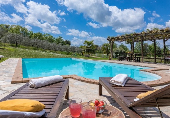The beautiful swimming pool for exclusive use - La Cerqua