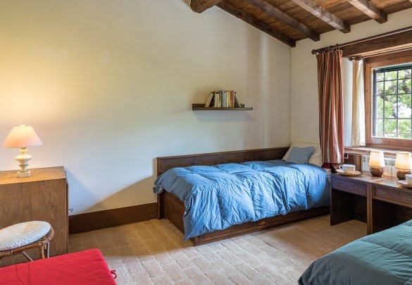 Twin bedroom on the first floor - La Cerqua