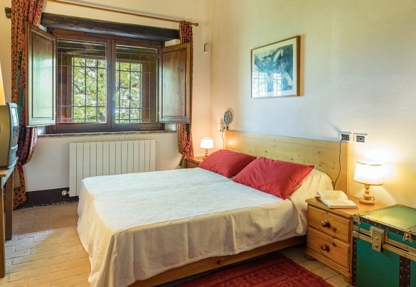 Double bedroom on the first floor - La Cerqua