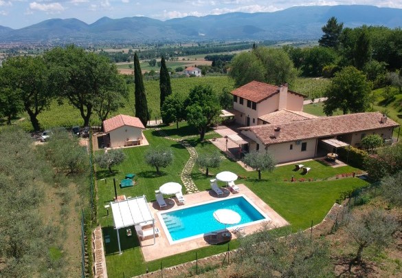 E' il luogo  ideale per vivere un'esperienza tra cultura, arte e natura - La Collina degli Ulivi