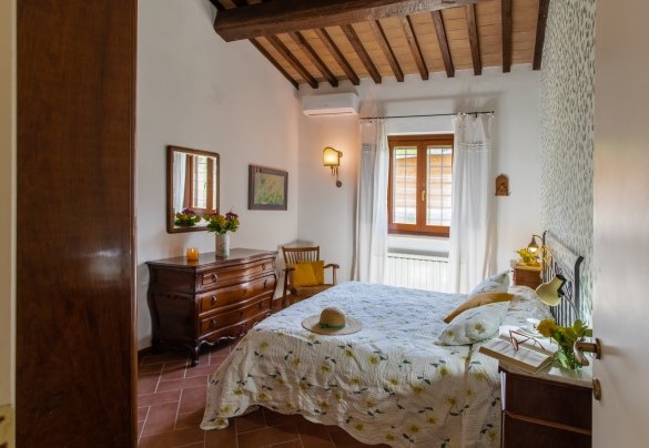 La camera matrimoniale n.2 nella suite - La Collina degli Ulivi