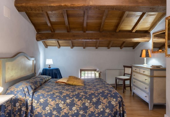 Double bedroom on the second floor - La Colonica  