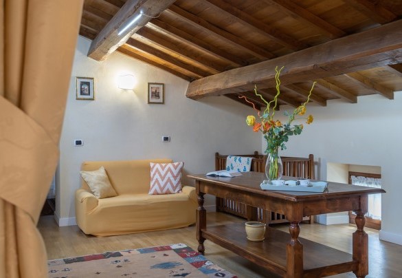 Living area on the second floor - La Colonica   