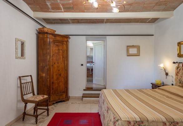 Double bedroom on the ground floor - La Colonica  
