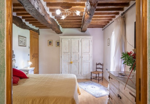 Double bedroom on the first floor - La Colonica  