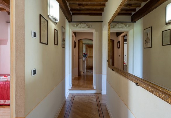  Hall of the sleeping area on the first floor - The Colonica