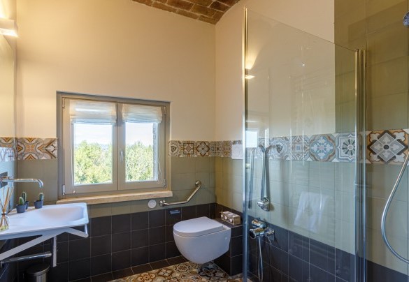 Bagno al piano terra nell’unità 1 – La Fonte di Santa Regina 