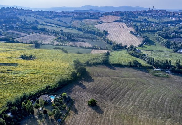 Aerial view of the surrounding countryside - La Girolima