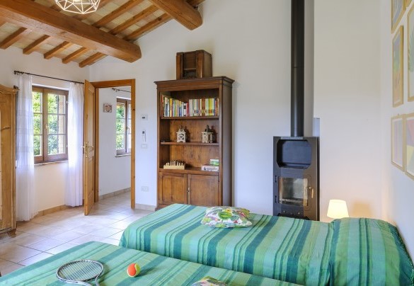 First floor studio with 2 single beds communicating with double bedroom - La Girolima