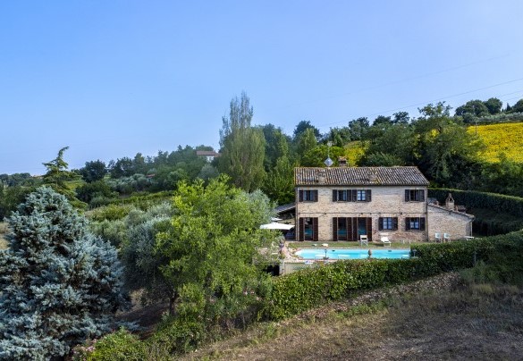 The setting is the Marche countryside - La Girolima