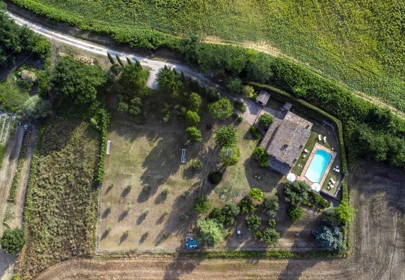 Aerial view of the property with five-a-side football pitch - La Girolima