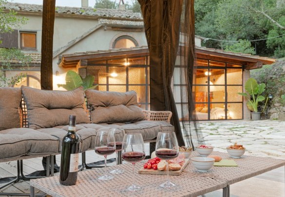 Il gazebo, ideale per aperitivi e momenti relax di fronte all'ingresso - La Leopoldina