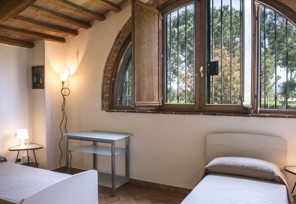 Twin bedroom n.1 on the ground floor – La Magia 8+2