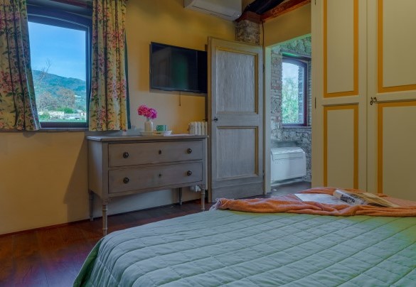 Double bedroom n.4 on the first floor - La Mandolata 