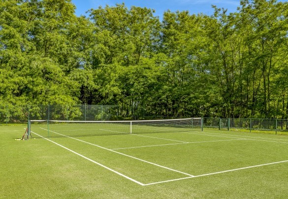 50 m from the house there is the private synthetic tennis court - La Mandolata