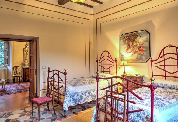 Twin bedroom n.5 with bathroom en-suite n.5 with shower - La Martinella 12
