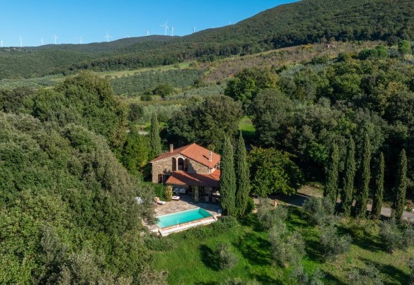 In an intimate and reserved position, with a breathtaking view  - La Nula