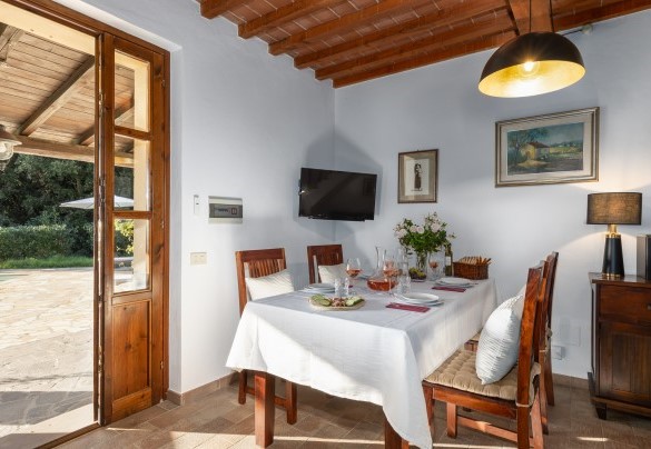 The dining table in the living area - La Nula